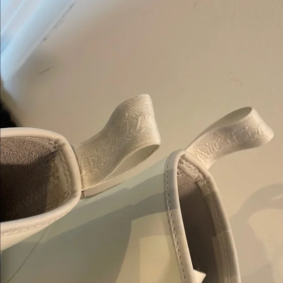 Dr. Martens Men’s Off-White Lace-Up Boots, mens 11 - Picture 3 of 16